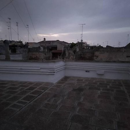 Appartamento In Pieno Centro A Лече Екстериор снимка